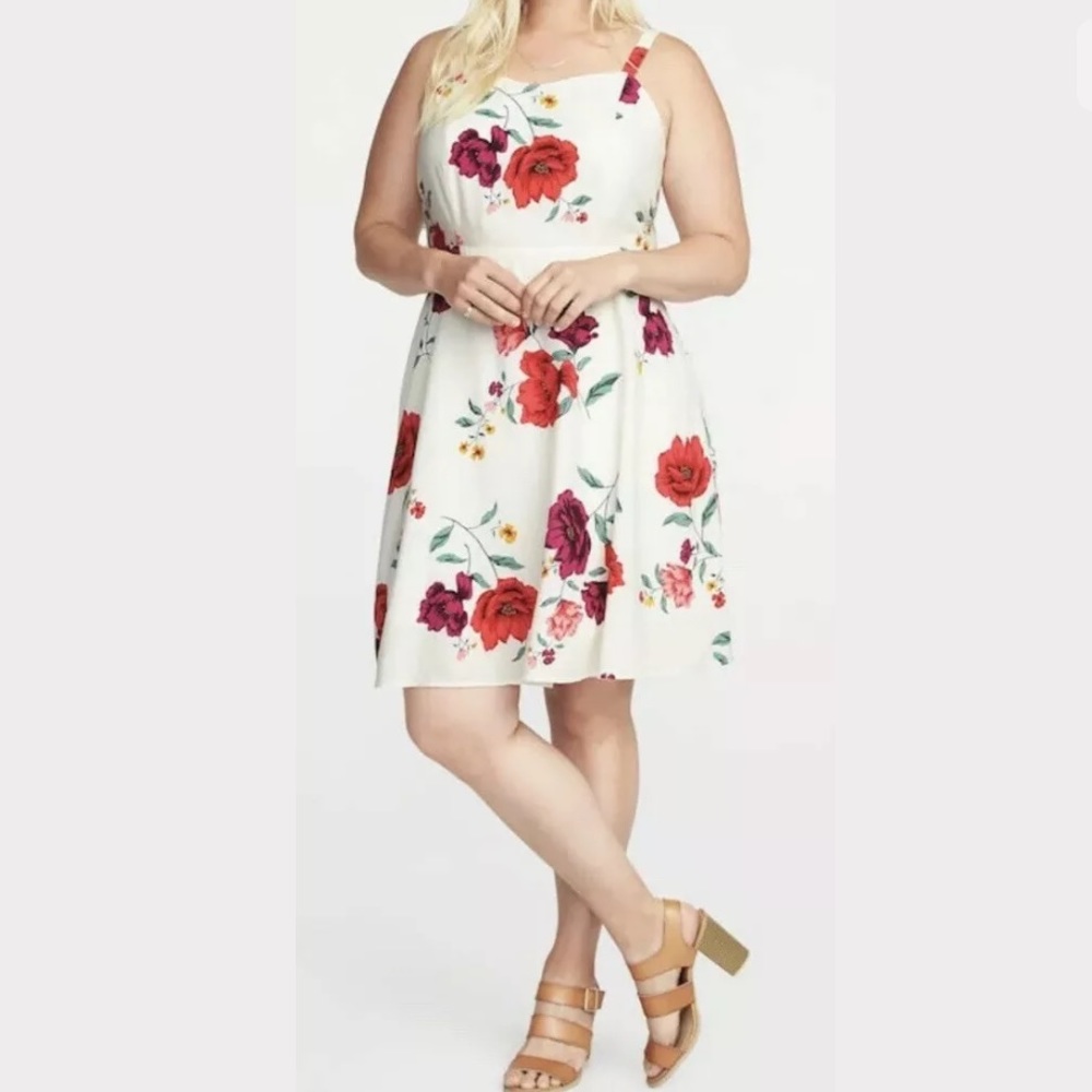 🔥HP🔥NEW White w/Beautiful Floral Print Dress
